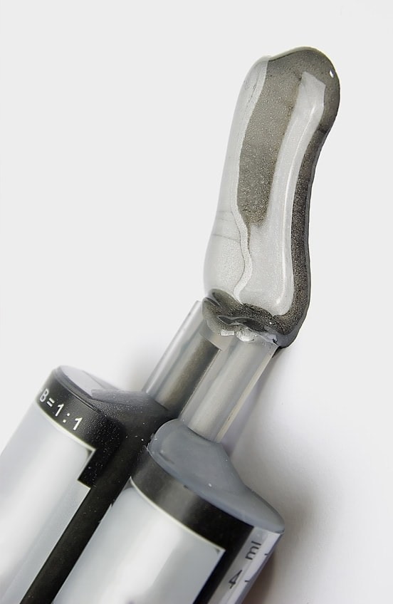 Colle epoxy analyse